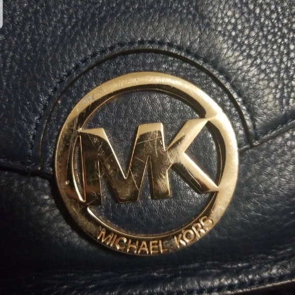 Michael Kors - Picture 2 of 3